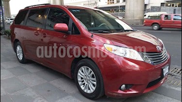 Toyota Sienna 5p XLE V6/3.5 Aut usado (2014) color Rojo precio $273,000