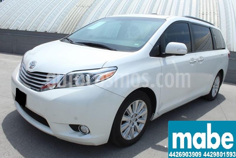 foto Toyota Sienna XLE 3.3L Piel usado (2016) color Blanco precio $90,000