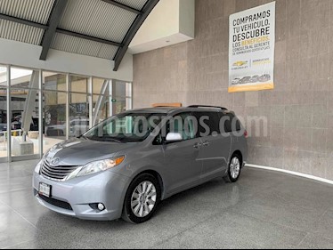 Toyota Sienna XLE 3.3L Piel usado (2013) color Gris precio $285,000