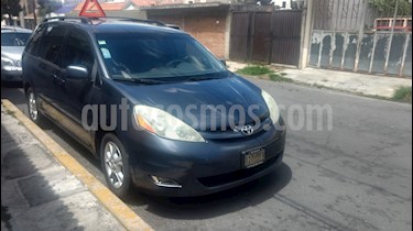 Foto venta Auto usado Toyota Sienna XLE 3.3L Piel (2006) color Gris precio $115,000