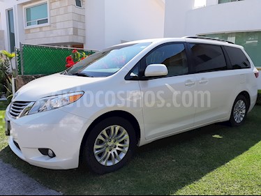 foto Toyota Sienna XLE 3.3L usado (2017) color Blanco precio $500,000