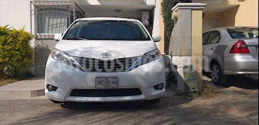 foto Toyota Sienna XLE 3.3L usado (2011) color Blanco precio $215,000