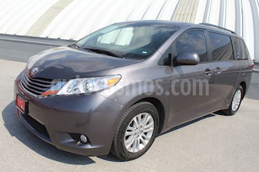 foto Toyota Sienna XLE 3.3L usado (2017) color Gris precio $449,000