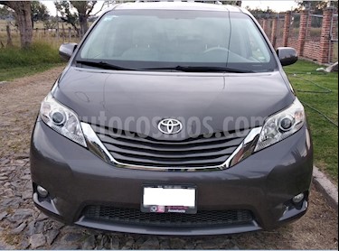 foto Toyota Sienna XLE 3.5L Piel usado (2012) color Gris precio $250,000