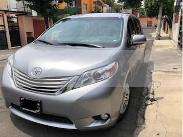 foto Toyota Sienna XLE 3.5L usado (2017) color Plata precio $460,000