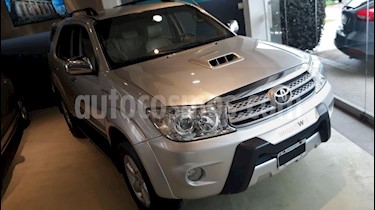 foto Toyota SW4 3.0 Cuero Aut usado (2011) color Gris Claro precio $899.000