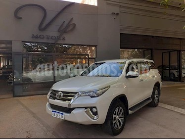Toyota SW4 SRX 7 Pas Aut usado (2017) color Blanco precio $2.800.000