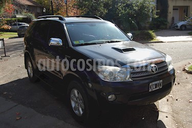 Toyota SW4 3.0 Cuero Aut usado (2011) color Negro precio u$s14.000