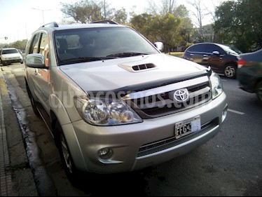 Foto Toyota SW4 SRV TDi usado (2005) color Gris Metalico precio $600.000