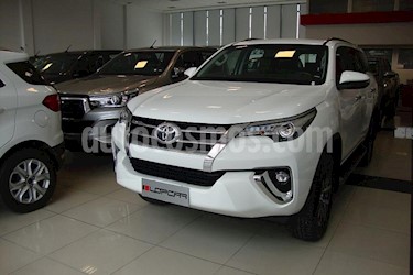 foto Toyota SW4 SRX 7 Pas Aut usado (2019) precio $1.300.000