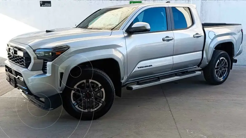 Foto Toyota Tacoma HEV TRD PRO usado (2025) color Plata precio $864,120