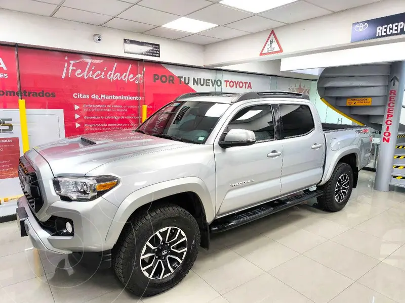 Foto Toyota Tacoma Edicion Especial 4x4 usado (2022) color Plata financiado en mensualidades(enganche $158,400 mensualidades desde $15,626)