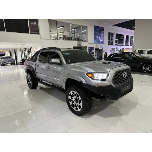 Foto Toyota Tacoma Edicion Especial 4x4 usado (2022) color Gris precio $635,000