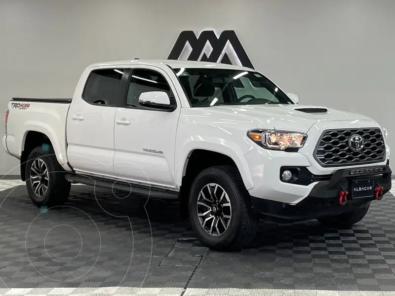 Foto Toyota Tacoma Sport 4x4 usado (2023) color Blanco precio $669,999