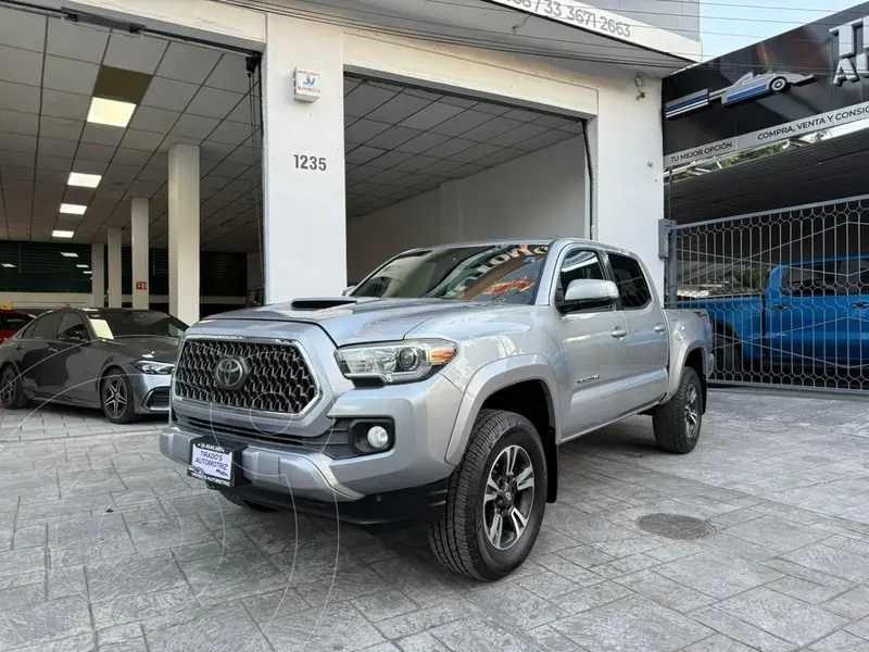 Foto Toyota Tacoma TRD Sport usado (2018) color Plata precio $529,000
