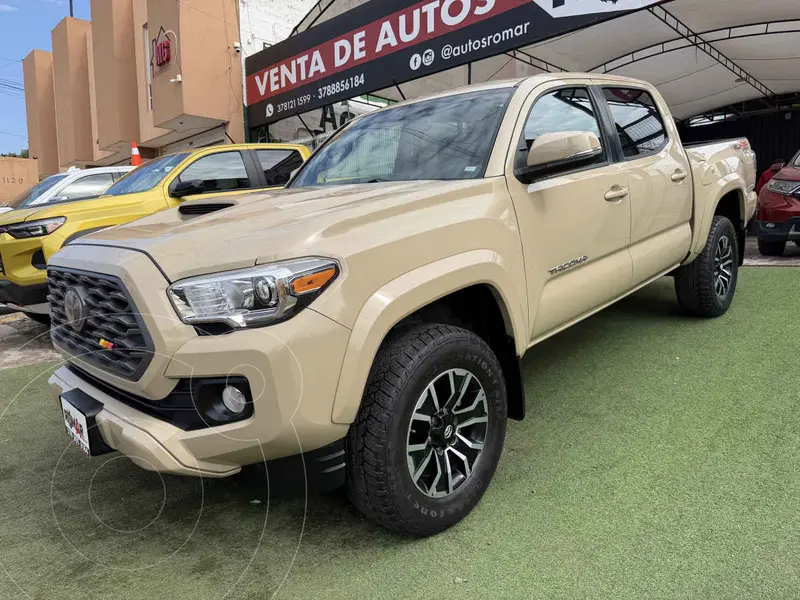 Foto Toyota Tacoma TRD Sport 4x4 usado (2020) color Beige precio $619,999