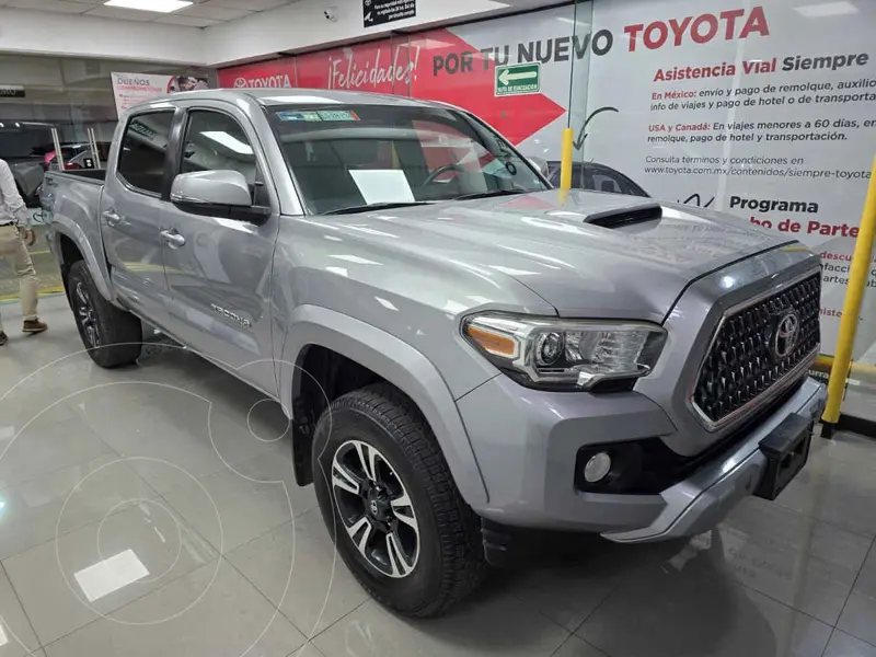 Foto Toyota Tacoma TRD Sport usado (2019) color Plata precio $540,000