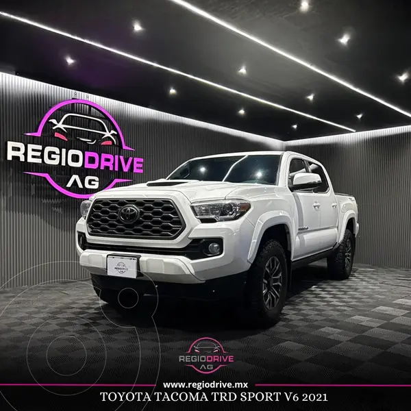 Foto Toyota Tacoma TRD Sport usado (2021) color Blanco precio $629,900