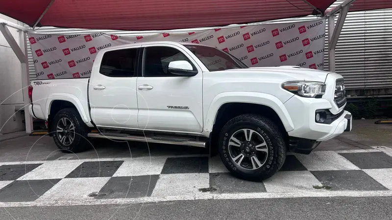 Foto Toyota Tacoma TRD Sport usado (2017) color Blanco precio $475,000