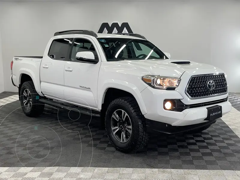 Foto Toyota Tacoma TRD Sport 4x4 usado (2019) color Blanco precio $547,999