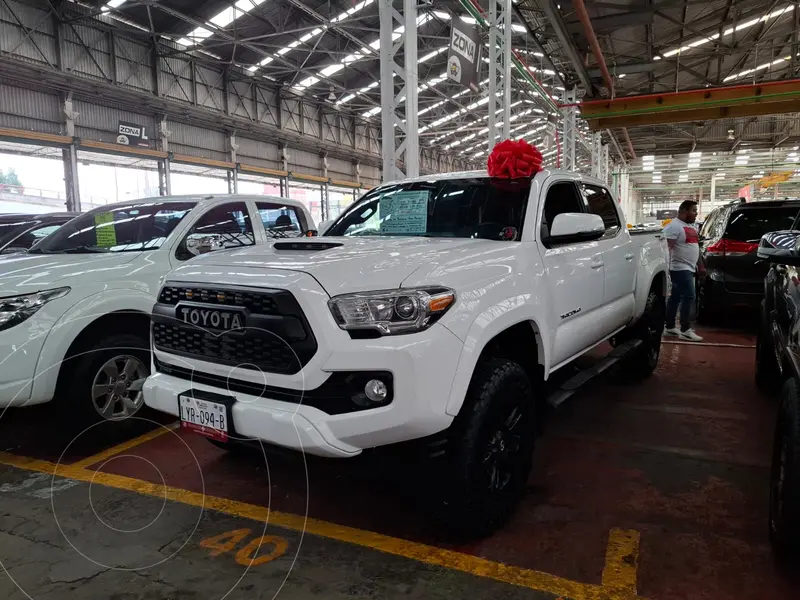 Foto Toyota Tacoma TRD Sport usado (2018) color Blanco financiado en mensualidades(enganche $143,500 mensualidades desde $13,000)