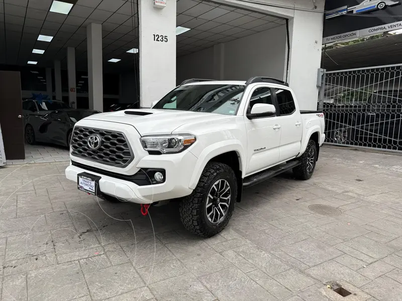 Foto Toyota Tacoma Edicion Especial 4x4 usado (2023) color Blanco precio $816,000