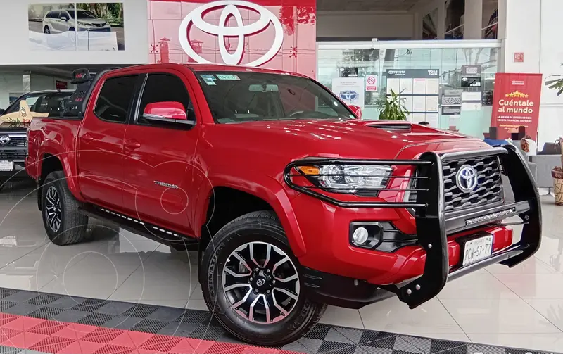 Foto Toyota Tacoma Sport 4x2 usado (2022) color Rojo financiado en mensualidades(enganche $267,520 mensualidades desde $11,493)