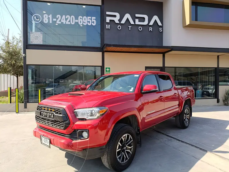 Foto Toyota Tacoma Sport 4x4 usado (2023) color Rojo precio $749,800