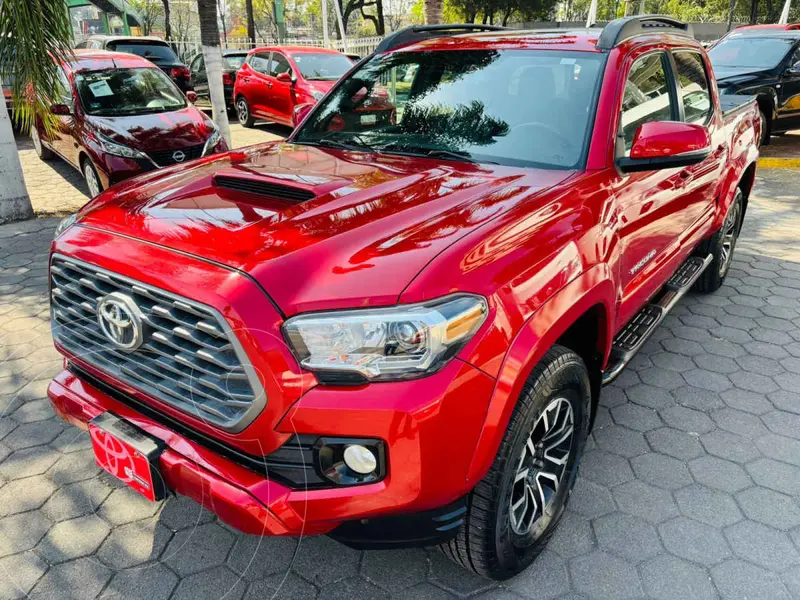 Foto Toyota Tacoma Edicion Especial 4x4 usado (2023) color Rojo financiado en mensualidades(enganche $184,631 mensualidades desde $16,399)