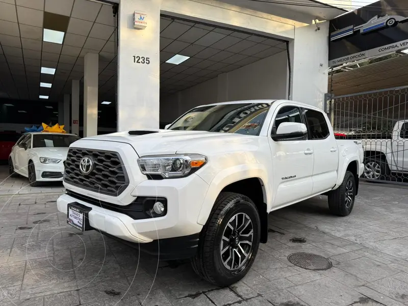 Foto Toyota Tacoma Sport 4x2 usado (2022) color Blanco precio $639,900