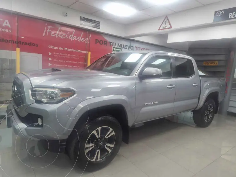 Foto Toyota Tacoma TRD Sport usado (2019) color Plata financiado en mensualidades(enganche $118,800 mensualidades desde $11,720)