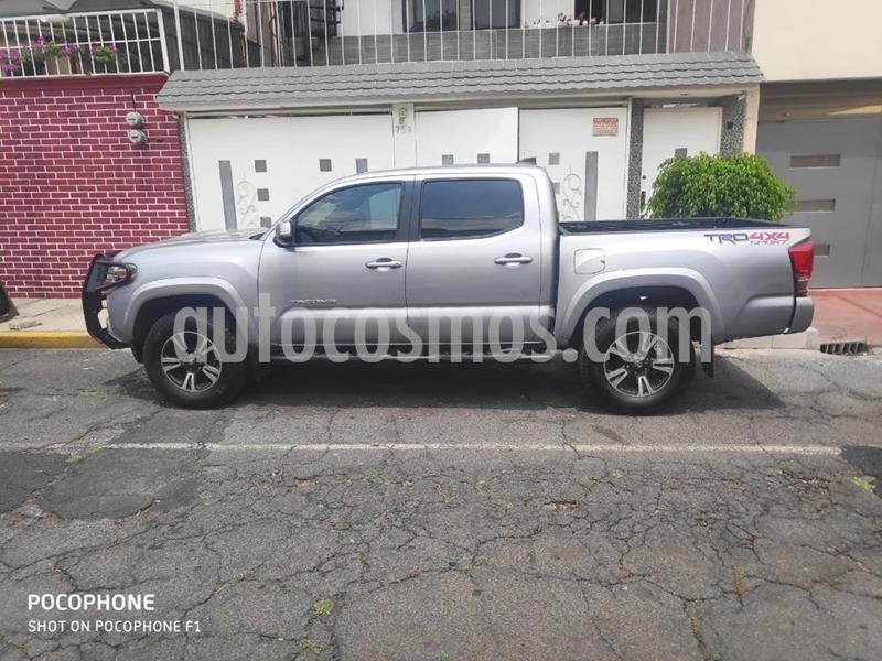 Toyota Tacoma TRD Sport 4x4 usado (2017) color Gris precio $95,000