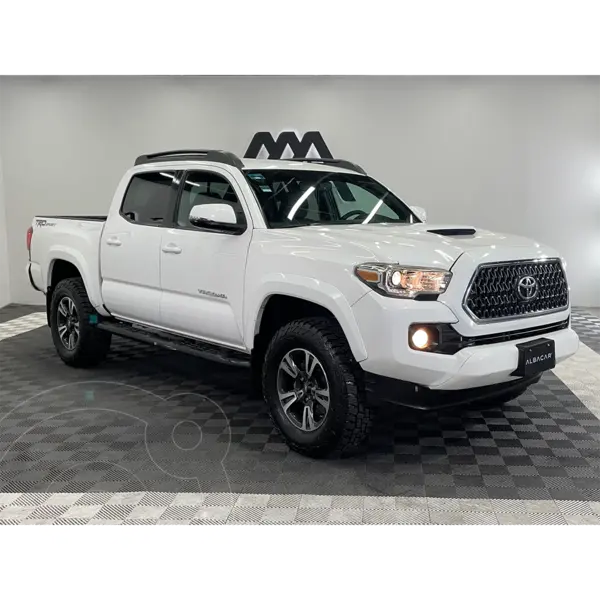 Foto Toyota Tacoma TRD Sport 4x4 usado (2019) color Blanco precio $547,999