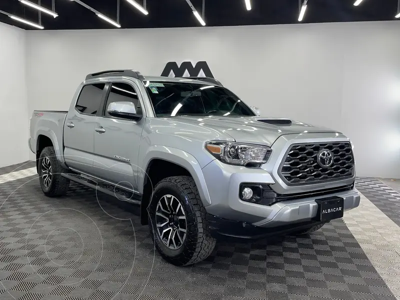 Foto Toyota Tacoma Edicion Especial 4x4 usado (2023) color plateado precio $787,999