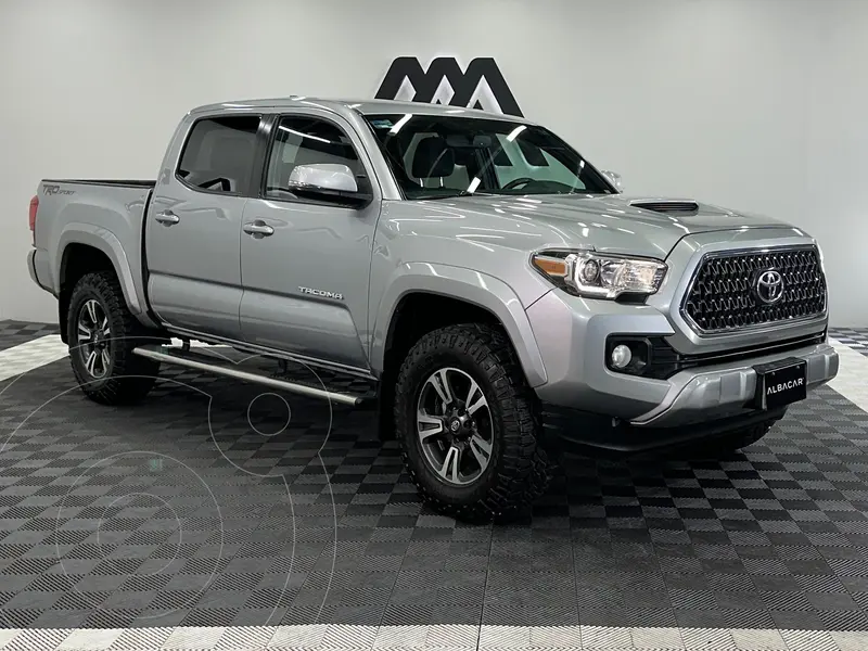 Foto Toyota Tacoma TRD Sport 4x4 usado (2019) color plateado precio $539,999