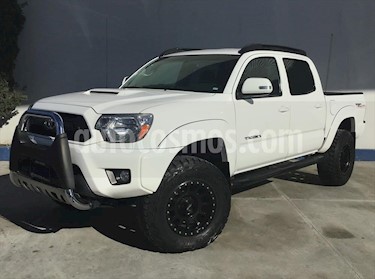 Foto Toyota Tacoma TRD Sport usado (2015) color Blanco precio $400,000