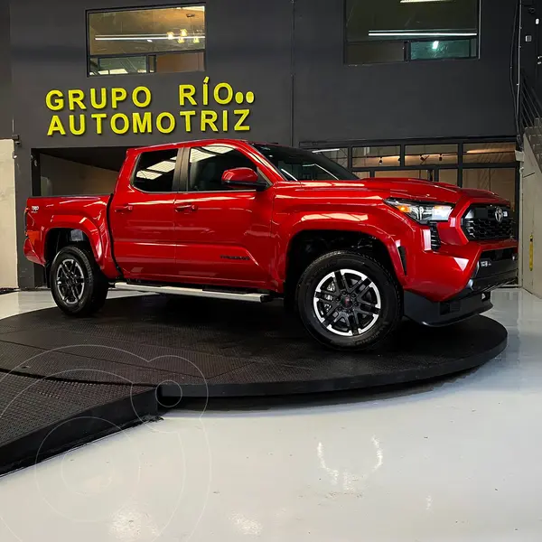 Foto Toyota Tacoma TRD Sport 4x4 usado (2024) color Rojo precio $1,060,000