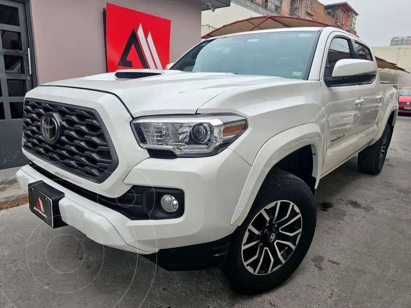 Foto Toyota Tacoma TRD Sport 4x4 usado (2021) color Blanco precio $649,000