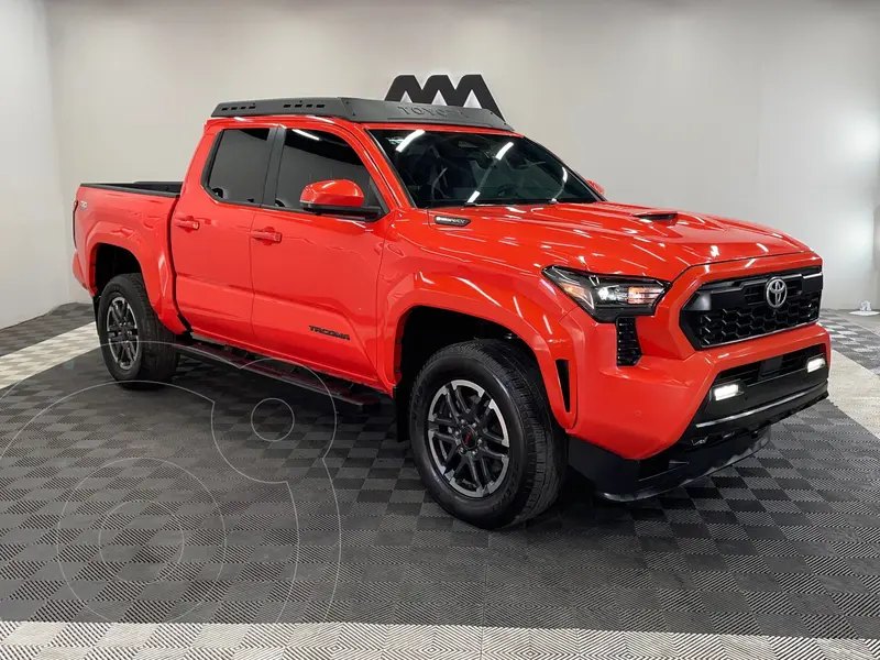 Foto Toyota Tacoma TRD Sport 4x4 usado (2024) color Naranja precio $1,124,999