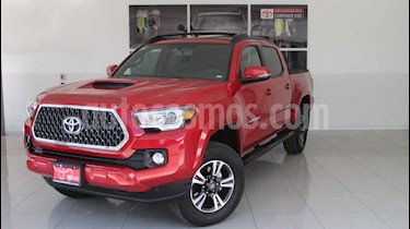 Toyota Tacoma 4p TRD Sport V6/3.5 Aut 4x4 usado (2019) color Rojo precio $700,000