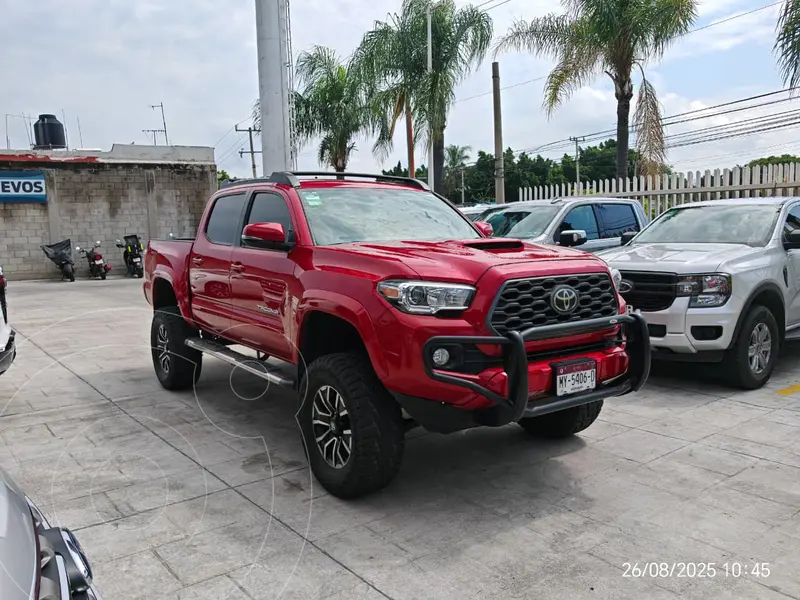 Foto Toyota Tacoma TRD Sport usado (2019) color Rojo precio $698,000