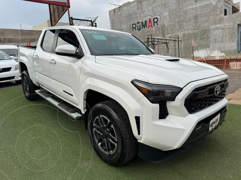 Foto Toyota Tacoma TRD Sport 4x4 usado (2024) color Blanco precio $899,999