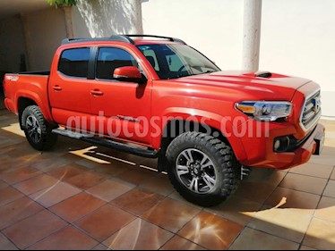 foto Toyota Tacoma TRD Sport 4x4 usado (2016) color Naranja precio $460,000