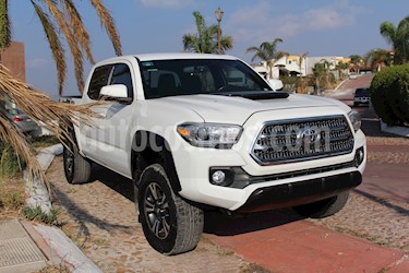 Toyota Tacoma TRD Sport 4x4 usado (2016) color Blanco precio $485,000