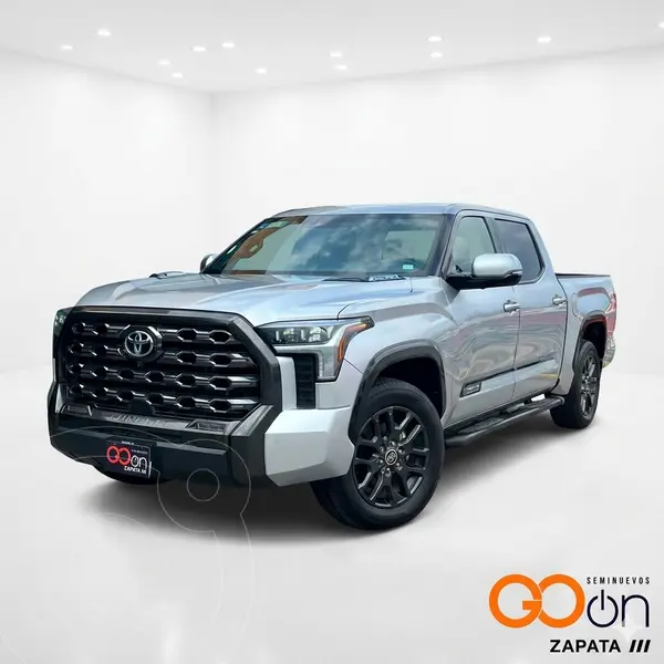 Foto Toyota Tundra HEV Platinum usado (2023) color TOYT  PLATA precio $1,045,000