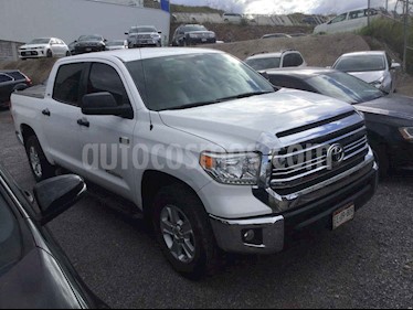 Foto Toyota Tundra 5.7L Crew Max SR5 4x2 usado (2016) color Blanco precio $525,000