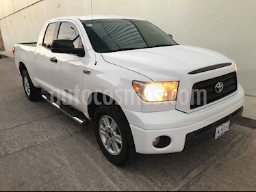 foto Toyota Tundra 5.7L SR5 4x2 usado (2007) color Blanco precio $200,000