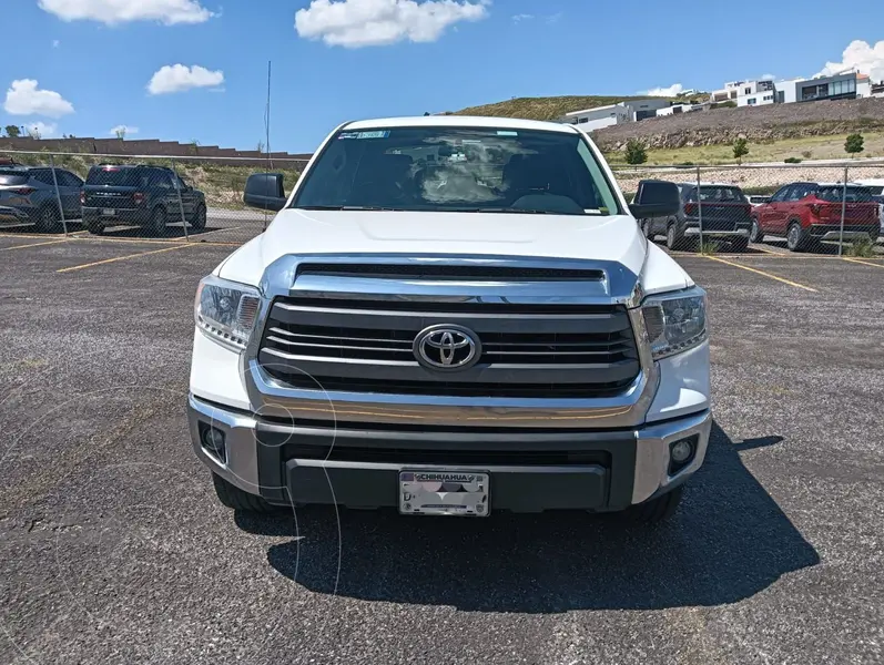 Foto Toyota Tundra 5.7L SR5 4x2 usado (2015) color Blanco precio $385,000