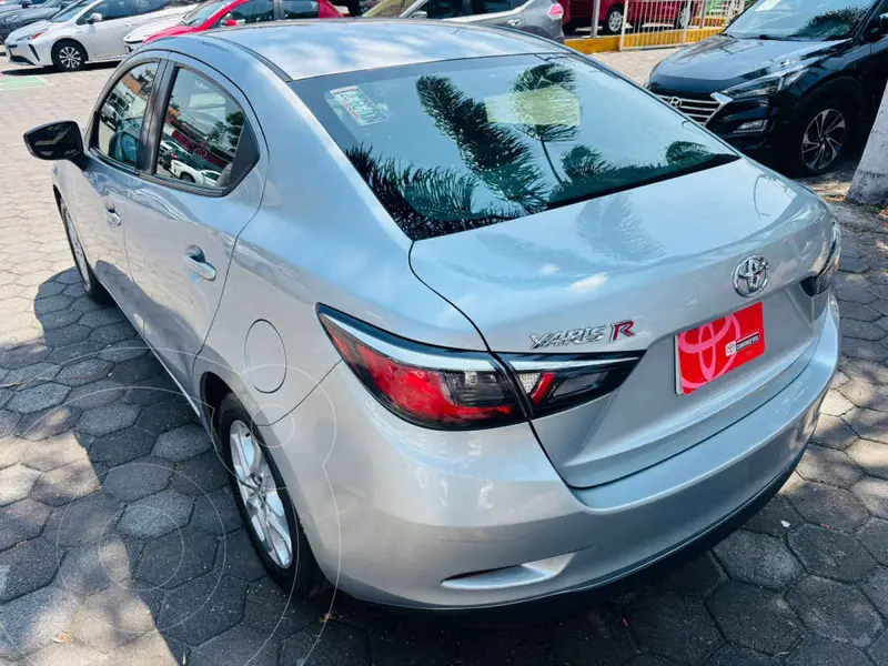 toyota yaris-r