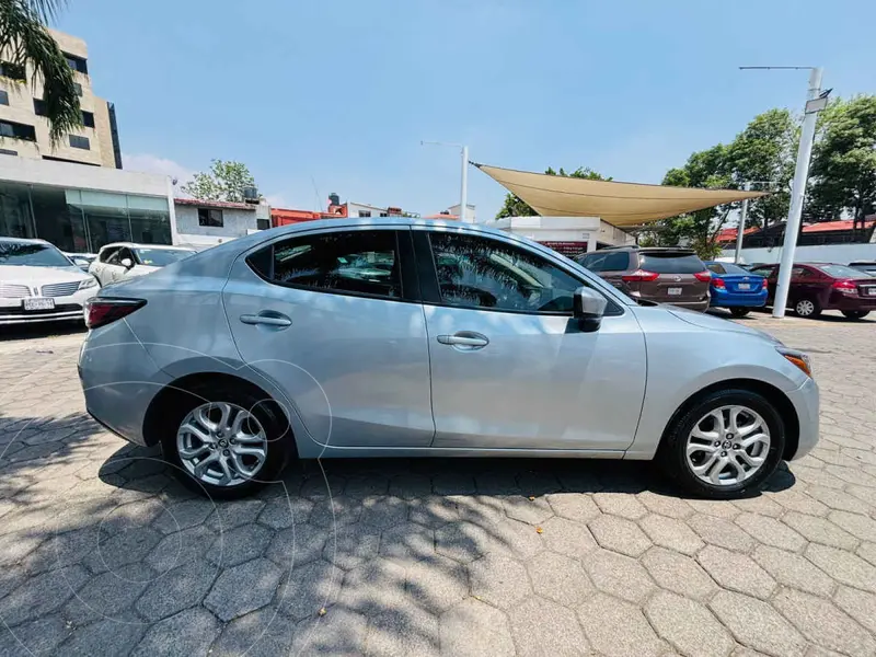 toyota yaris-r
